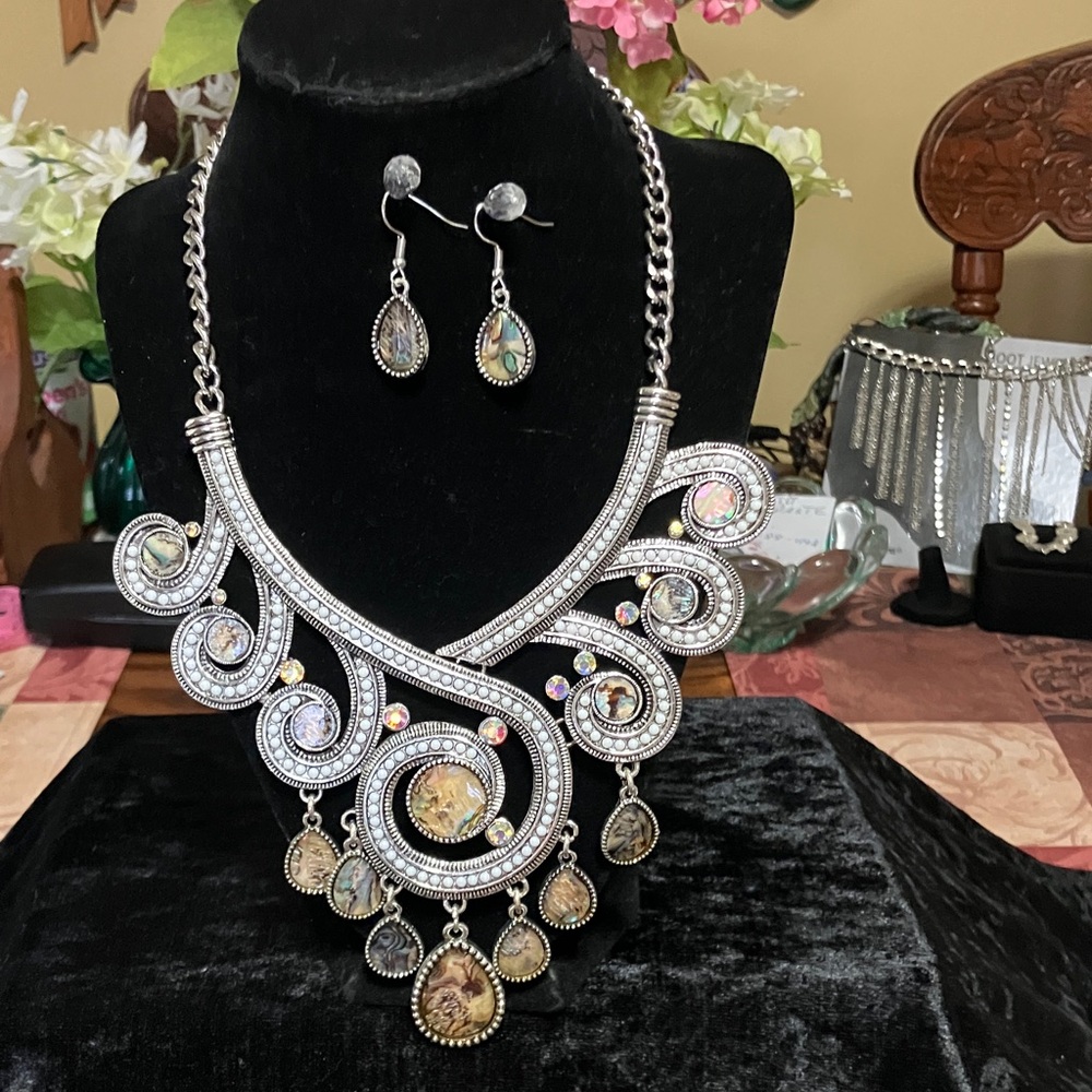 Artistic Silver and Gold Swirl Necklace Set